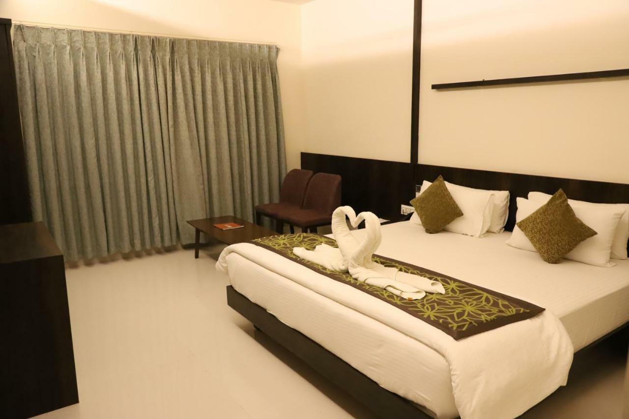 Kyriad Hotel Vijayapura By Othpl Bijāpur Exterior foto